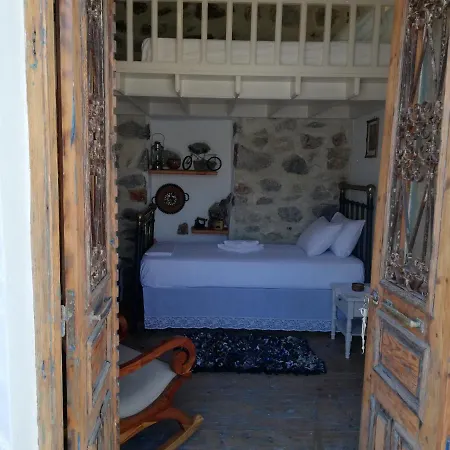 Yalos House Pera Gyalos Exterior photo