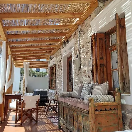 Yalos House Pera Gyalos Exterior photo