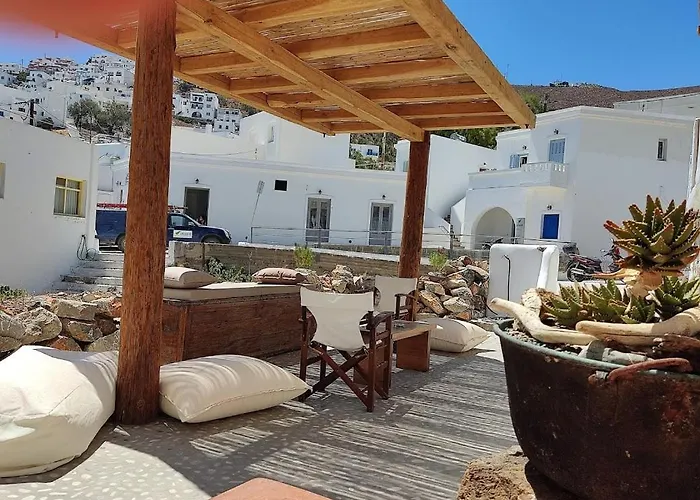 Yalos House