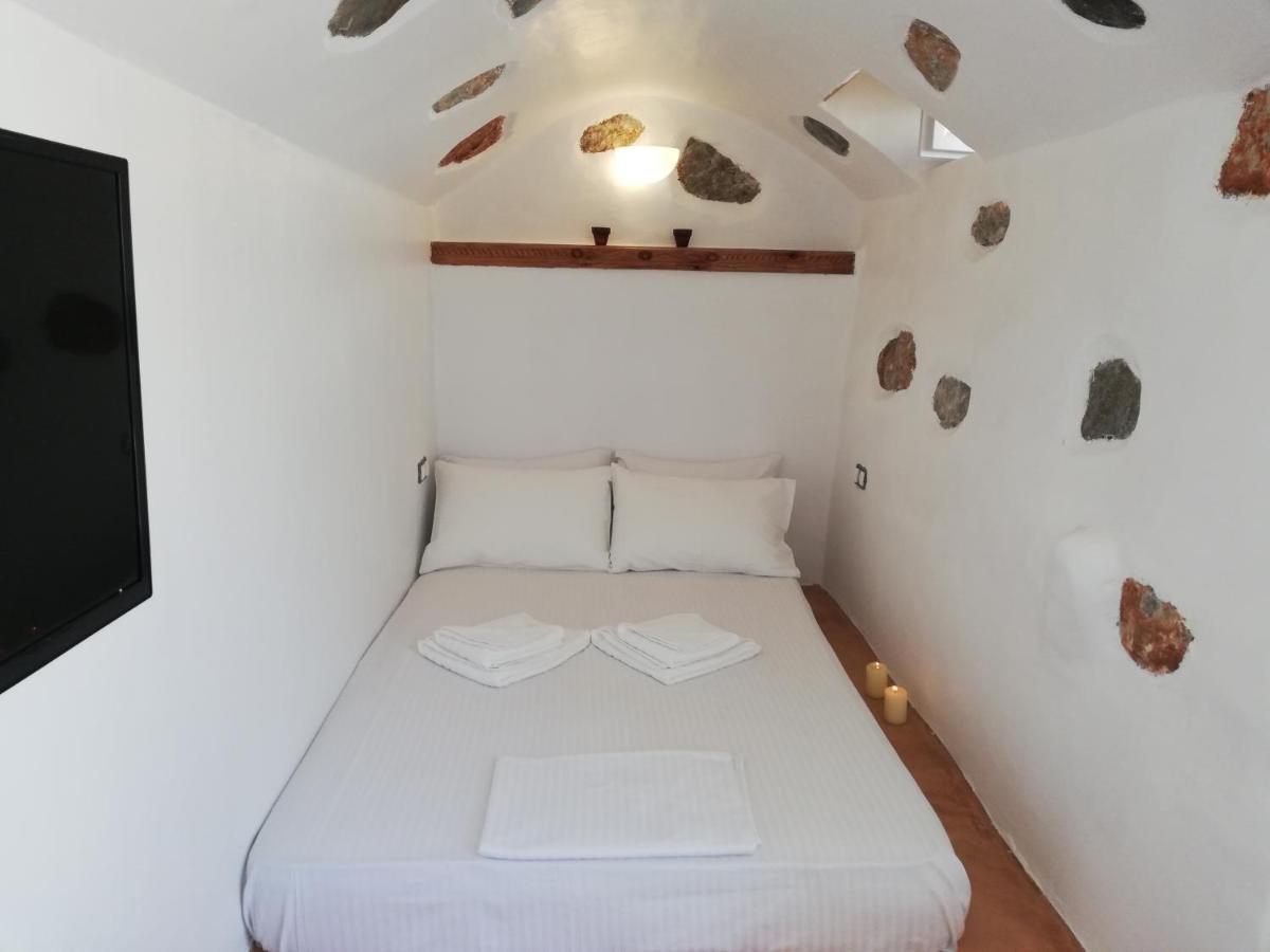 Yalos House Holiday home Pera Gyalos
