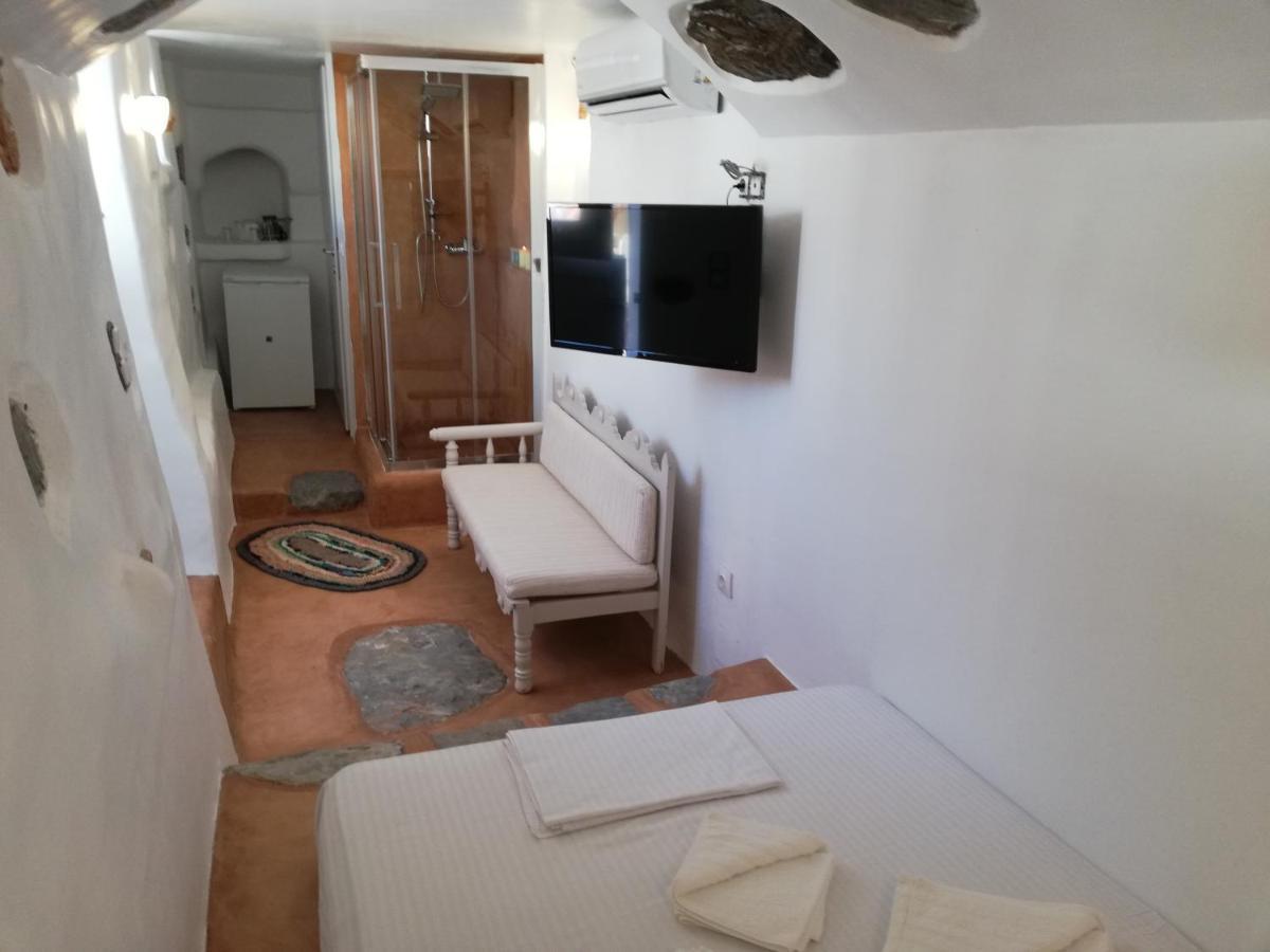 Holiday home Yalos House Pera Gyalos