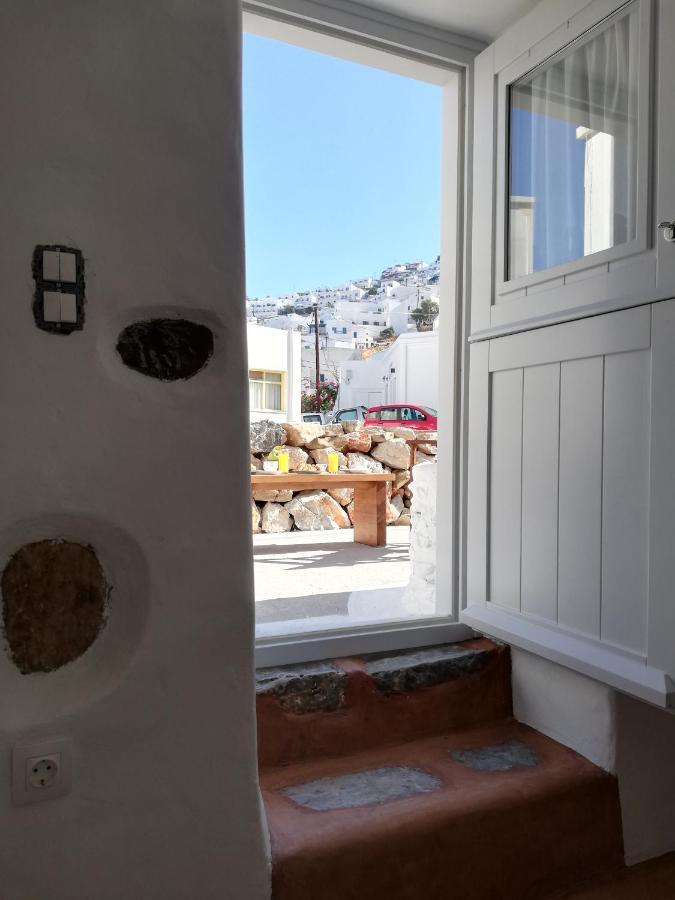 Yalos House