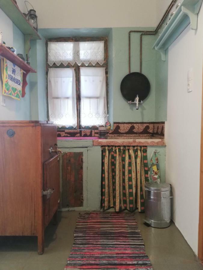 Yalos House Holiday home *